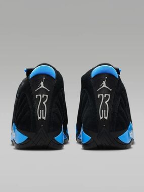 Jordan Retro Men’s Sneakers - Black/Blue